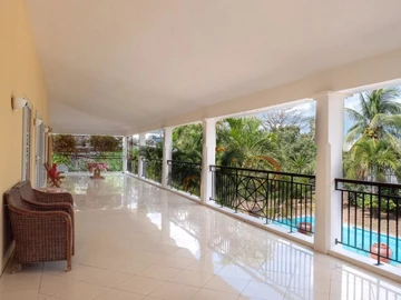 5 Bedroom Villa
