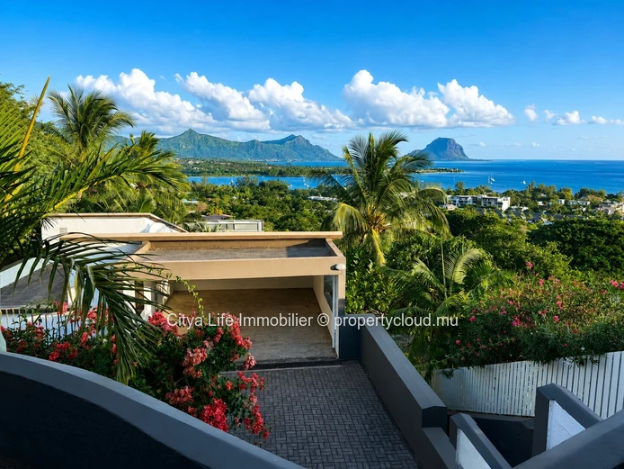 Charmante Maison Familiale avec Piscine et Vue Magnifique