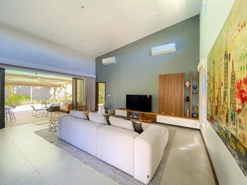 4 Bedroom Villa