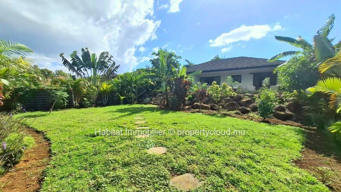To rent: Villa of 100 m² in Cap Marina Residence in Cap Malheureux