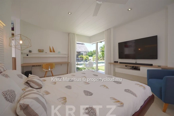 Contemporary villa with pool and jacuzzi in the heart of Grand Baie