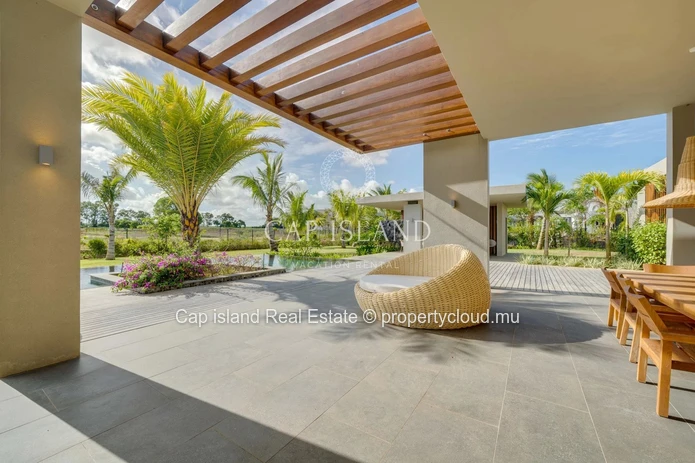 Anahita - Luxurious 660 sqm villa, golf and beach access