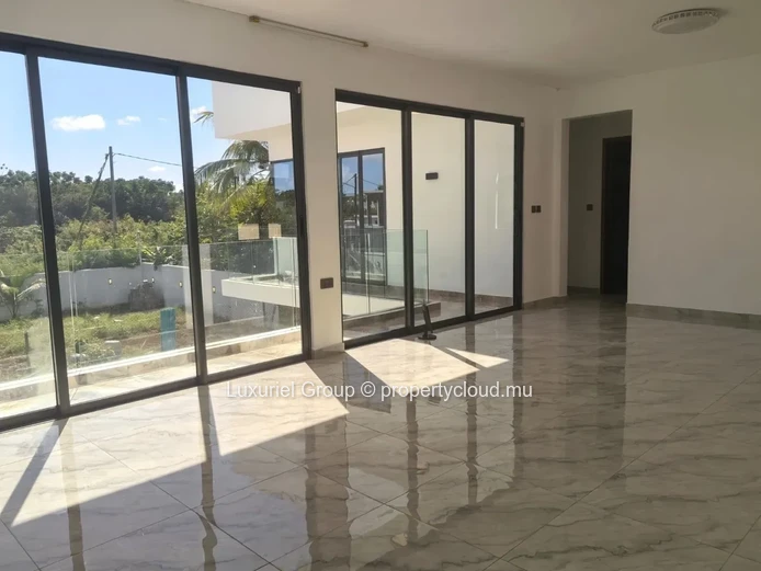 Luxury 5-Bedroom Villa for Rent in Cap Malheureux