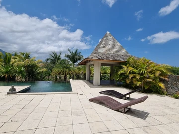 6 Bedroom Villa