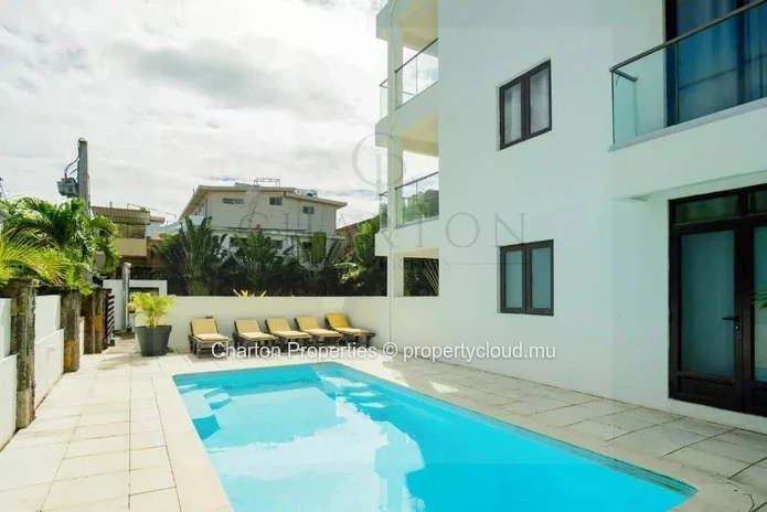 Immeuble de 8 appartements - Une adresse confidentielle à quelques pas de la plage de Trou-aux-Biches