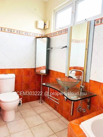 Appartement entièrement meublé de luxe à louer à Quatre-Bornes