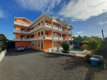 10 Bedroom Apartment