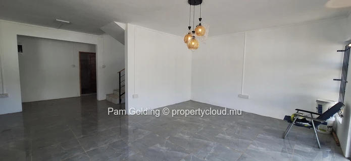 Maison neuve de 5 chambres à vendre – Pointe aux Sables