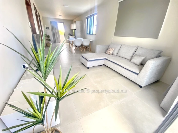 Appartement Neuf de Deux Chambres avec Vue Mer dans le Sud