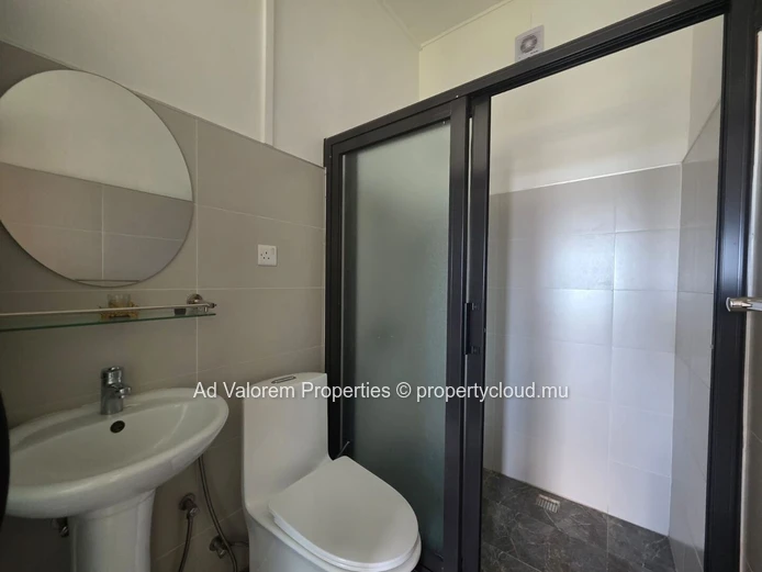 À VENDRE : Superbe appartement de 2 chambres à Kensington Heights, Quatre Bornes! (Mandat exclusif)