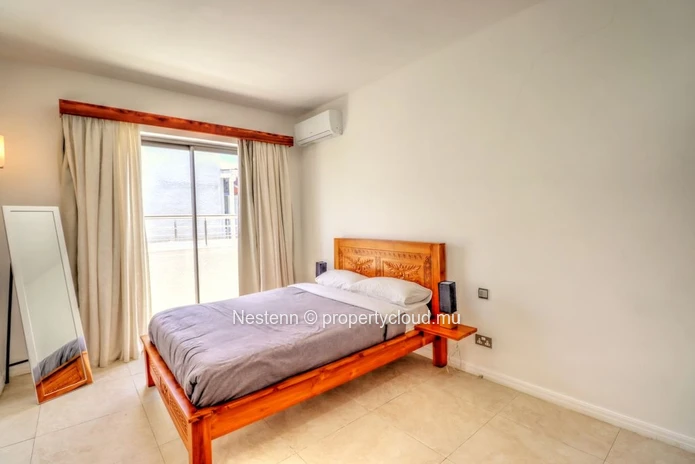 Spacious 3 bedroom penthouse with sea views.