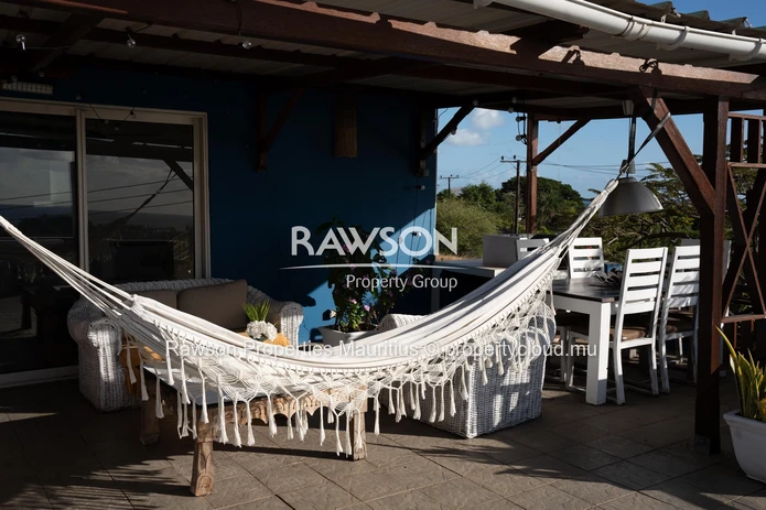 FOR SALE – Charming House with Sea Views | Tamarin