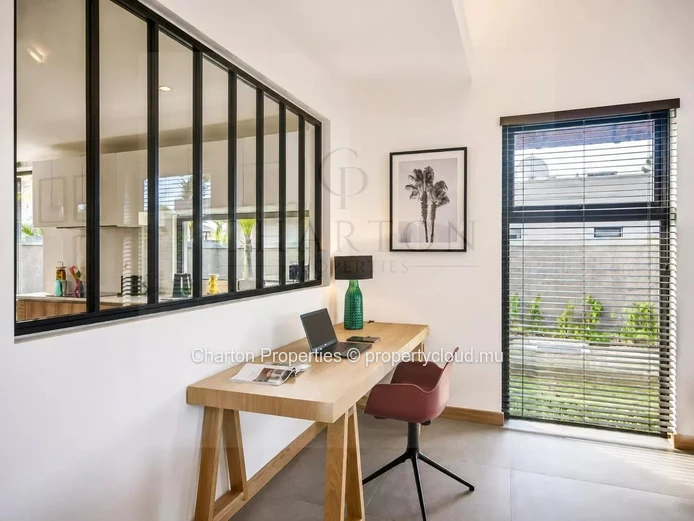 Elegant 3-bedroom apartment with en-suite bathrooms, a terrace, and exclusive amenities in Grand Gaube