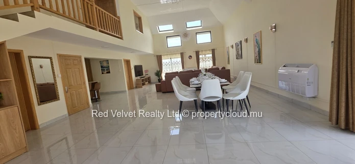 Penthouse de luxe 4 chambres avec vue sur l'océan et grande terrasse – Flic en Flac | Rs 80,000