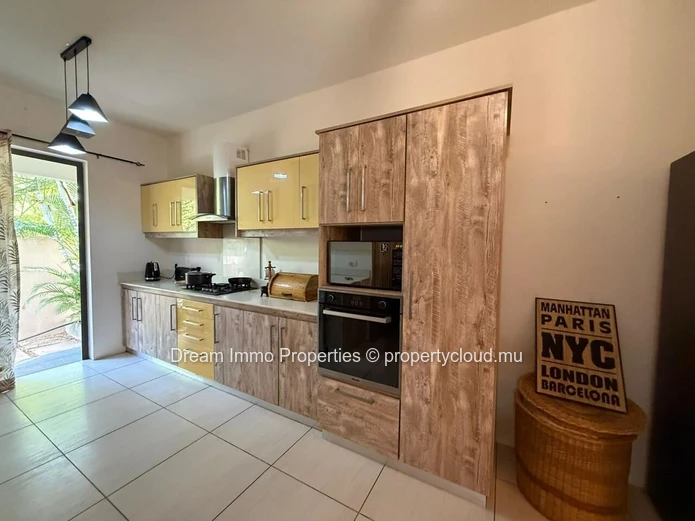 Bel Appartement meublé de 3 chambres avec jardin privatif, Flic en Flac – Ile Maurice