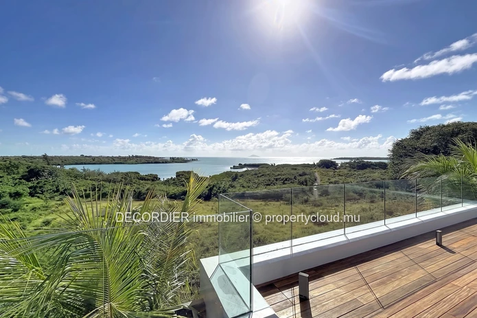 Exclusive Penthouse with Breathtaking Lagoon Views