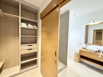 5 Bedroom Villa