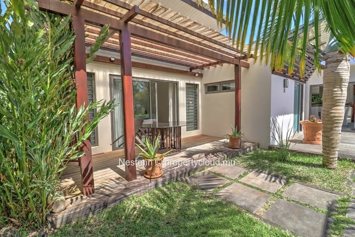 4-bedroom villa + independent studio