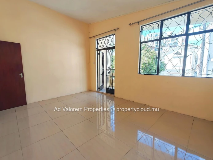 A Vendre - Opportunité à Beau Bassin : Maison familiale avec studio & parking