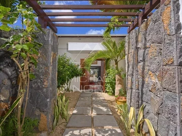 5 Bedroom Villa