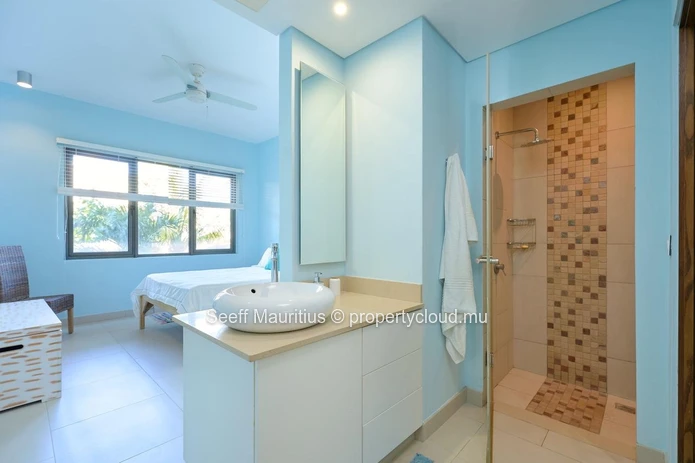 Exclusive Villa in Bain Boeuf: Perfect for Beach Lovers