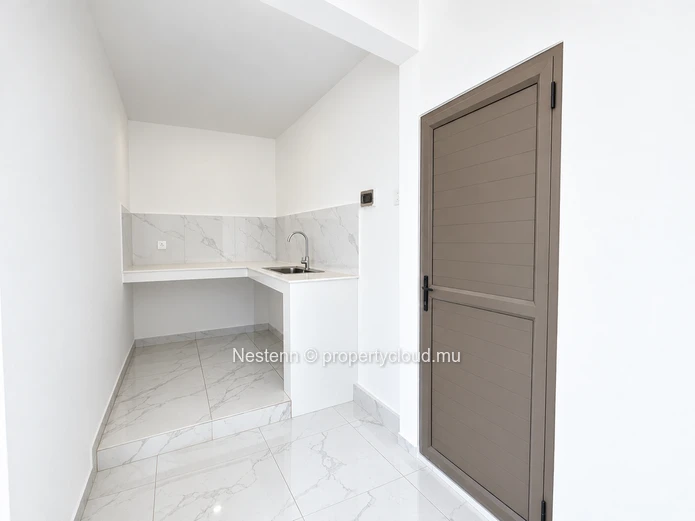 Appartement neuf de 2 chambres en bord de mer