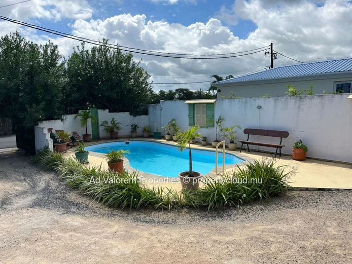 Charming House for Rent in Rivière Noire!