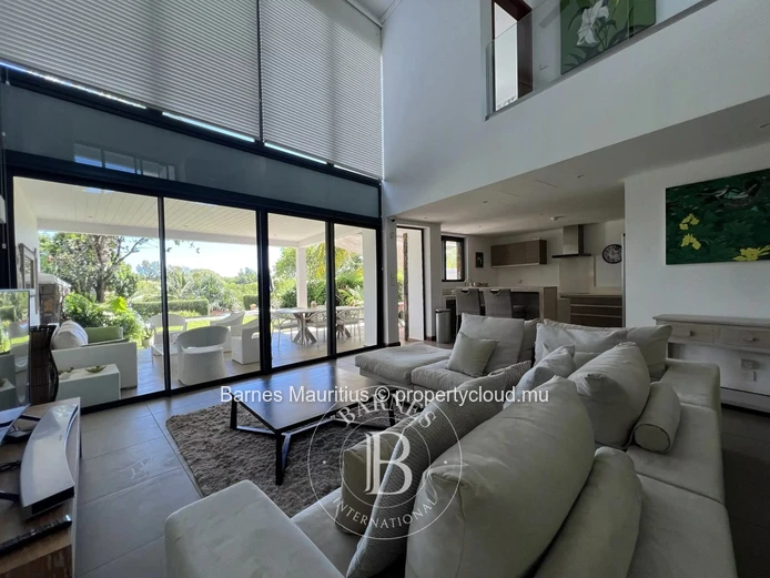 AZURI RESORT - 4-Bedroom Villa with Garden & Pool