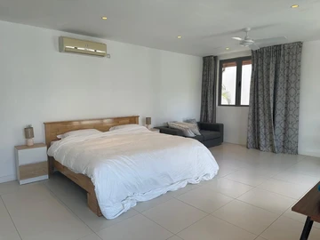 5 Bedroom Villa