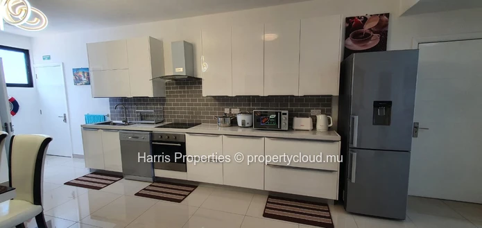 Appartement moderne & lumineux au deuxième étage à louer à Pereybère