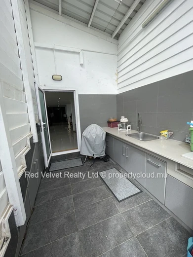 Luxury Duplex Penthouse – 570sqm Interior with 165sqm Rooftop Terrace & Mountain Views