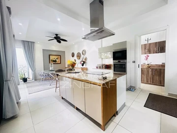 4 Bedroom Villa