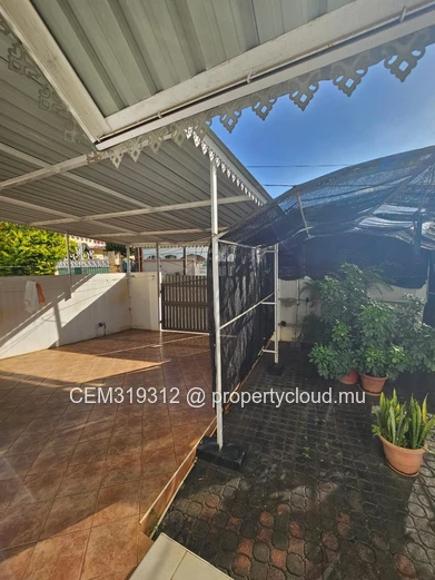 Maison 4 Chambres à Vendre – Coromandel 