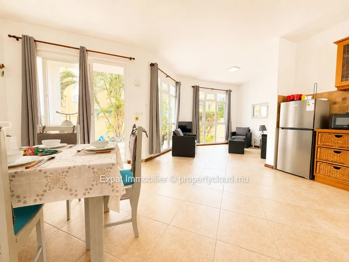 2-Bedroom Ensuite Duplex with Shared Pool – For Rent in Flic-en-Flac