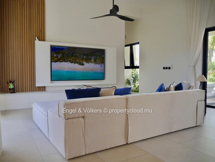 Spacious Golf Estate Villa with 4th Bedroom Expansion Possibility – Anahita, Mauritius