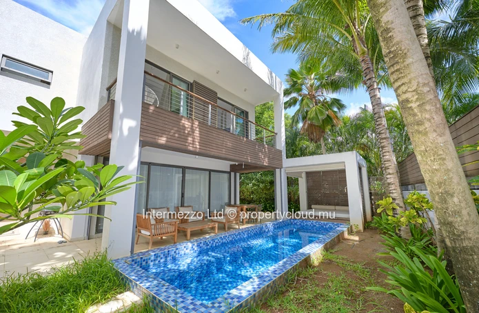 High-end PDS property in Grand Baie – beach accessible on foot in 2 minutes
