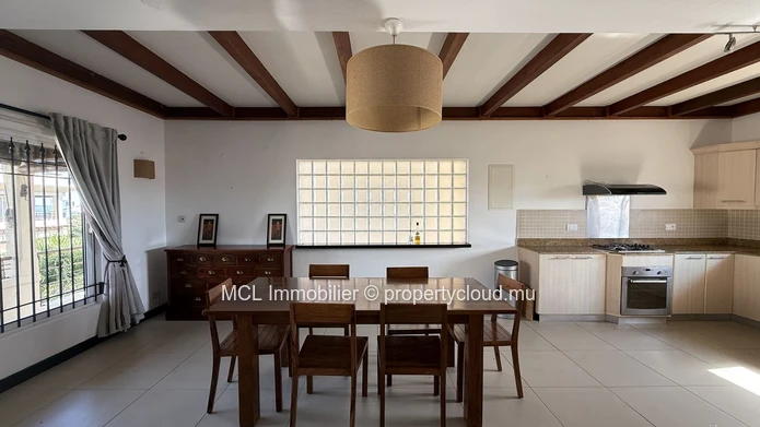 Penthouse de 3 chambres à Chemin 20 pieds