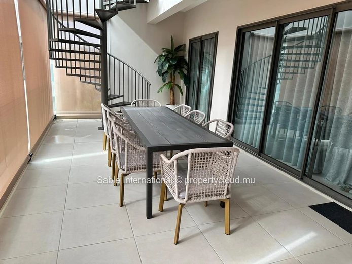 Luxury Penthouse with Sea Views & Rooftop terrace pool.