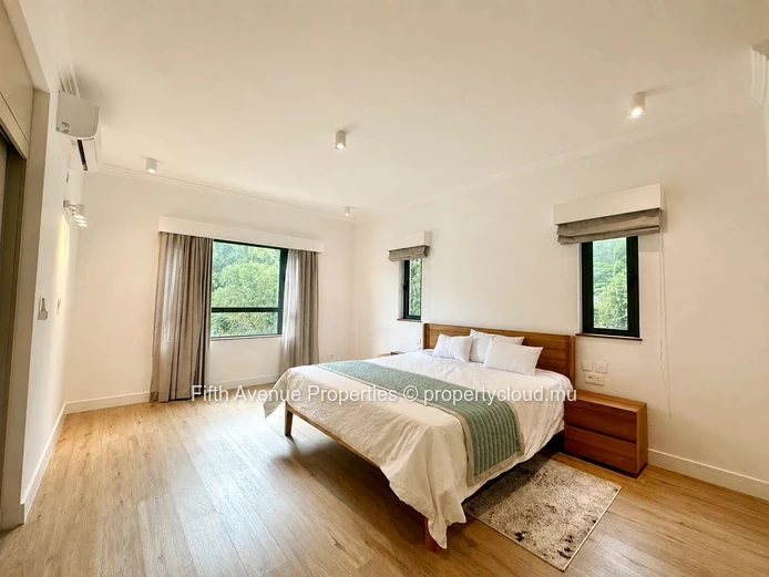 Moka – Stunning 3-Bedroom Apartment – Mountain View