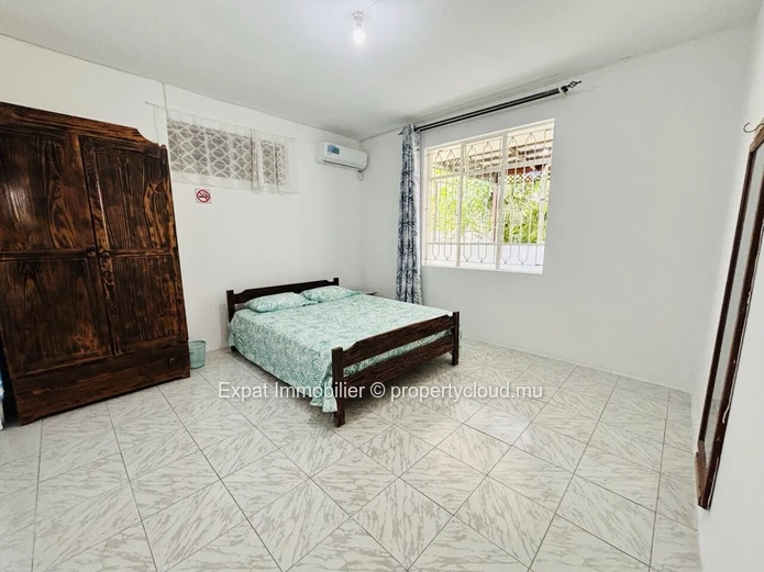 House With Large Veranda, Garden And Beach Walking Distance – Pereybere