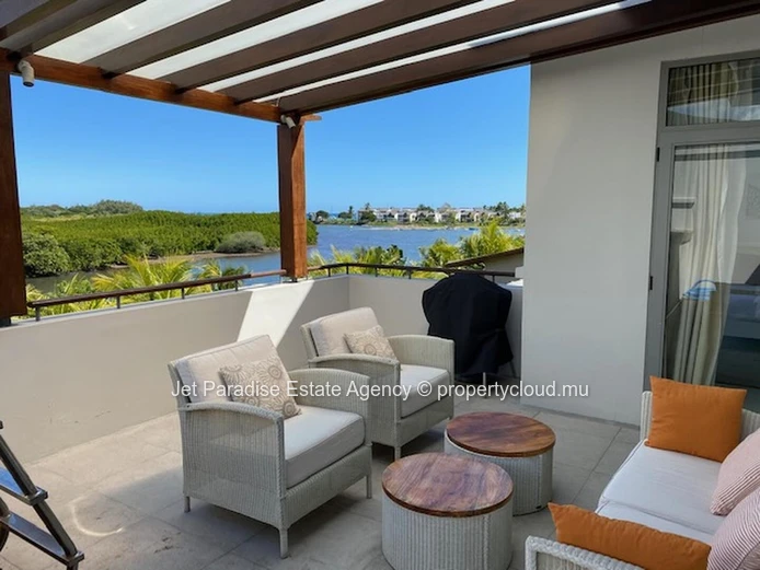 Luxury RES Penthouse with Private Pool & Stunning Views in Rivière Noire! 150m², Tennis Court, Fitness Room, Close to...