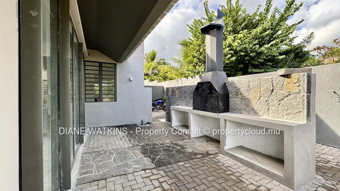 Contemporary 3-Bed Duplex with La Tourelle Views for Sale in Black River 
