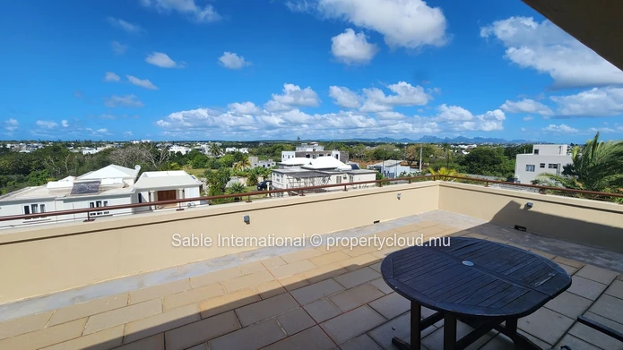 3 bedroom Penthouse with rooftop and great views.