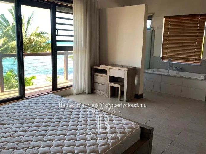 POINTE AUX CANONNIERS - Villa pieds dans l'eau - 4 chambres