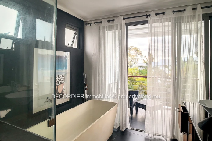 Sublime villa dans une résidence en bord de mer avec piscine privée