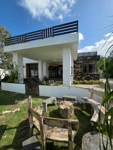 Villa de charme, 3 chambres, jardin de 760 M2 a balaclava
