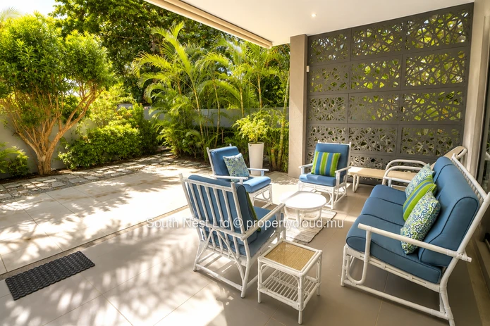 3 bed beachside apartment