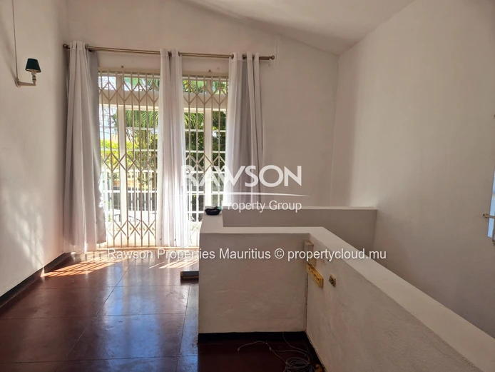 Maison à vendre à Floréal – 5 chambres, jardin, proche de C-Care Darne