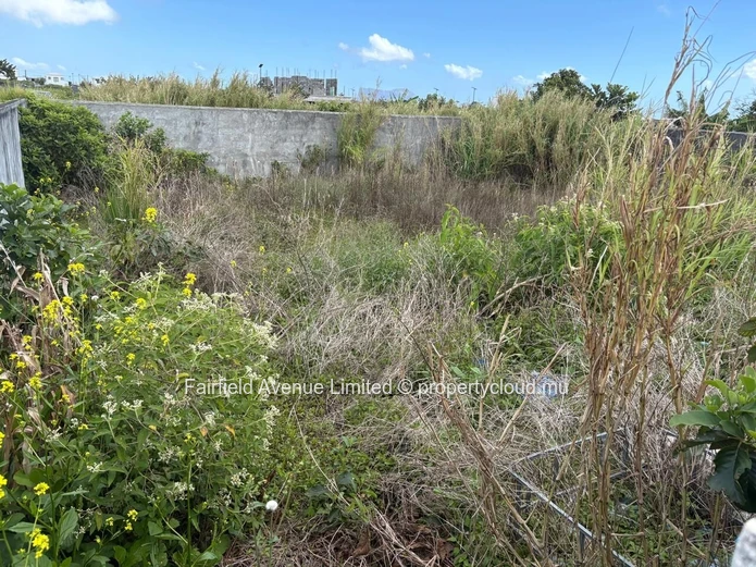 Terrain résidentiel de 227 m² à vendre à L'Avenir