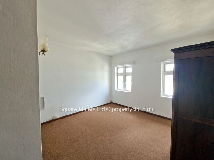 Live in the Heart of Curepipe – 3-Bedroom Apartment with Lift & Covered Garage (Sole Mandate)
